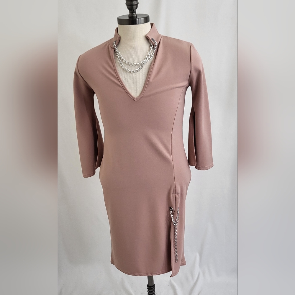 Stylewise Women Dress Size 14  Rose Siver Chain Accents Quarter Cut Sleeve NWT
